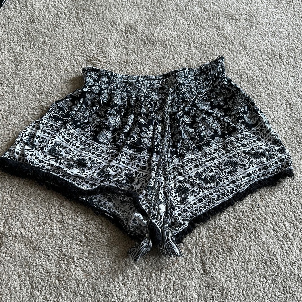 Mudd black and white shorts